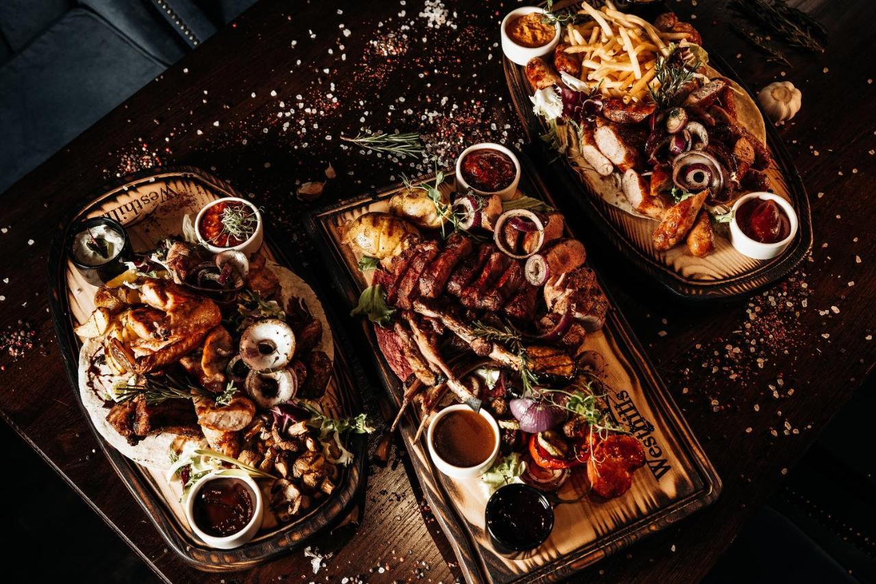Westhills Cottage Town & Spa Bukovel Esterno foto
