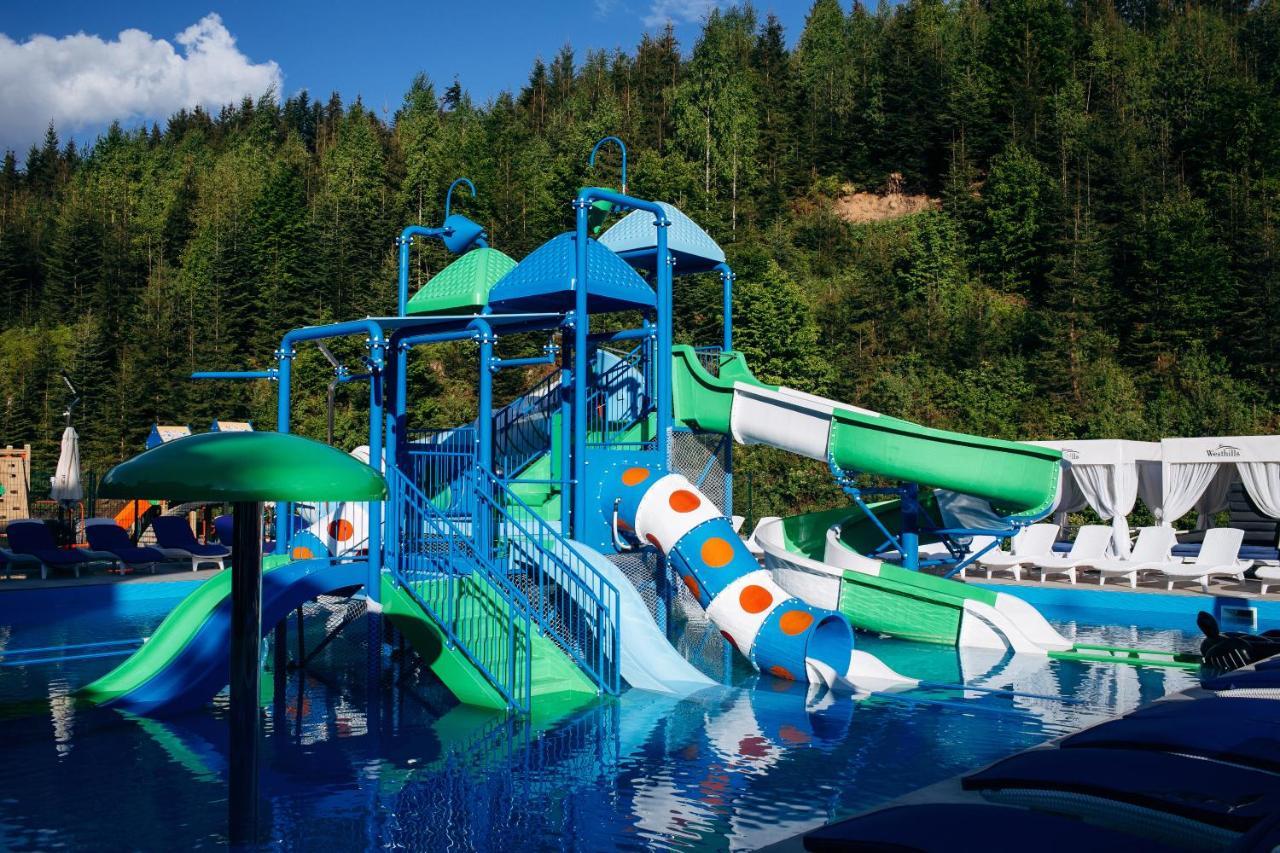 Westhills Cottage Town & Spa Bukovel Esterno foto