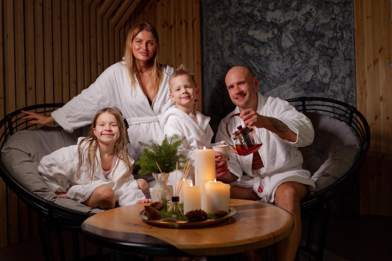 Westhills Cottage Town & Spa Bukovel Esterno foto