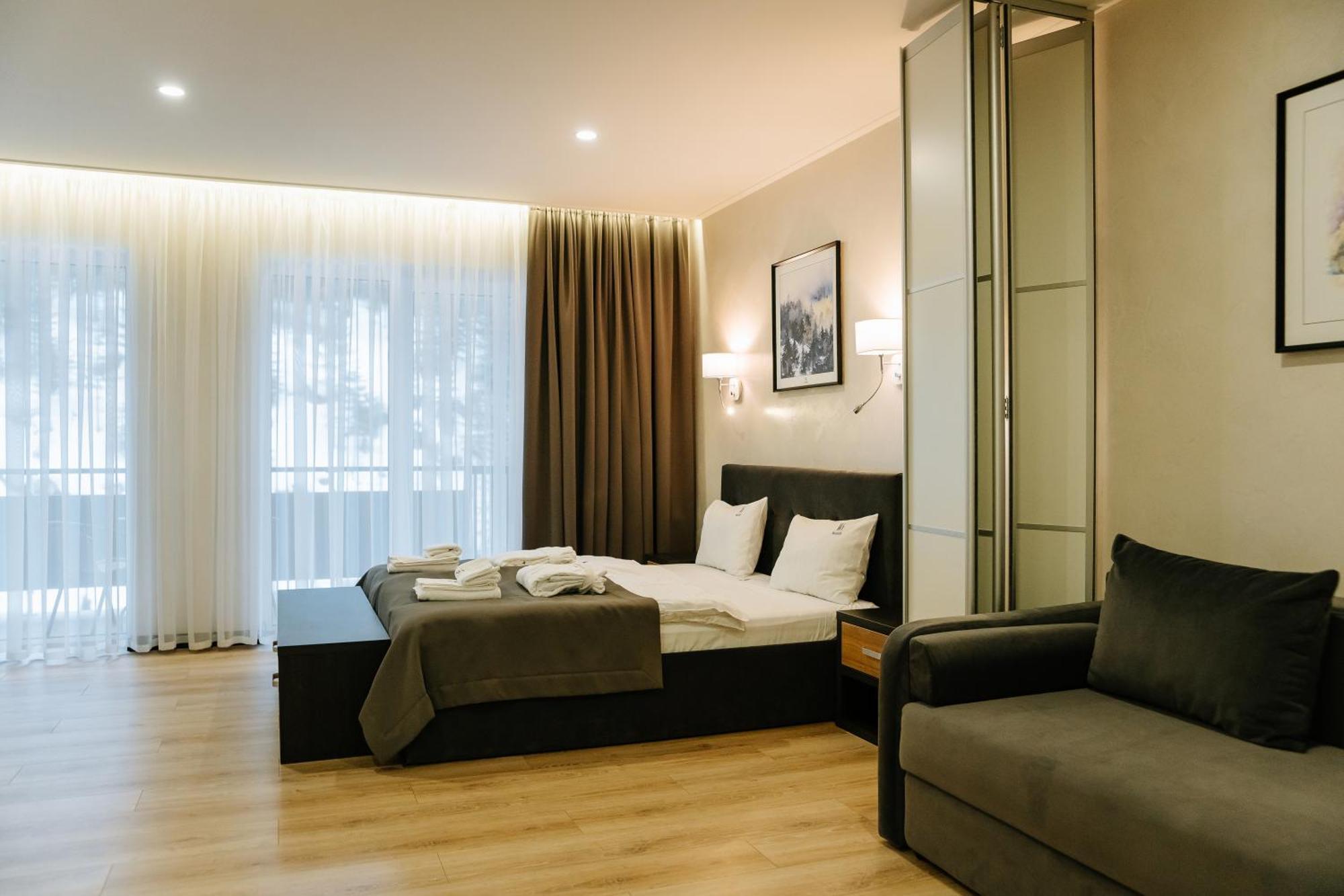 Westhills Cottage Town & Spa Bukovel Esterno foto