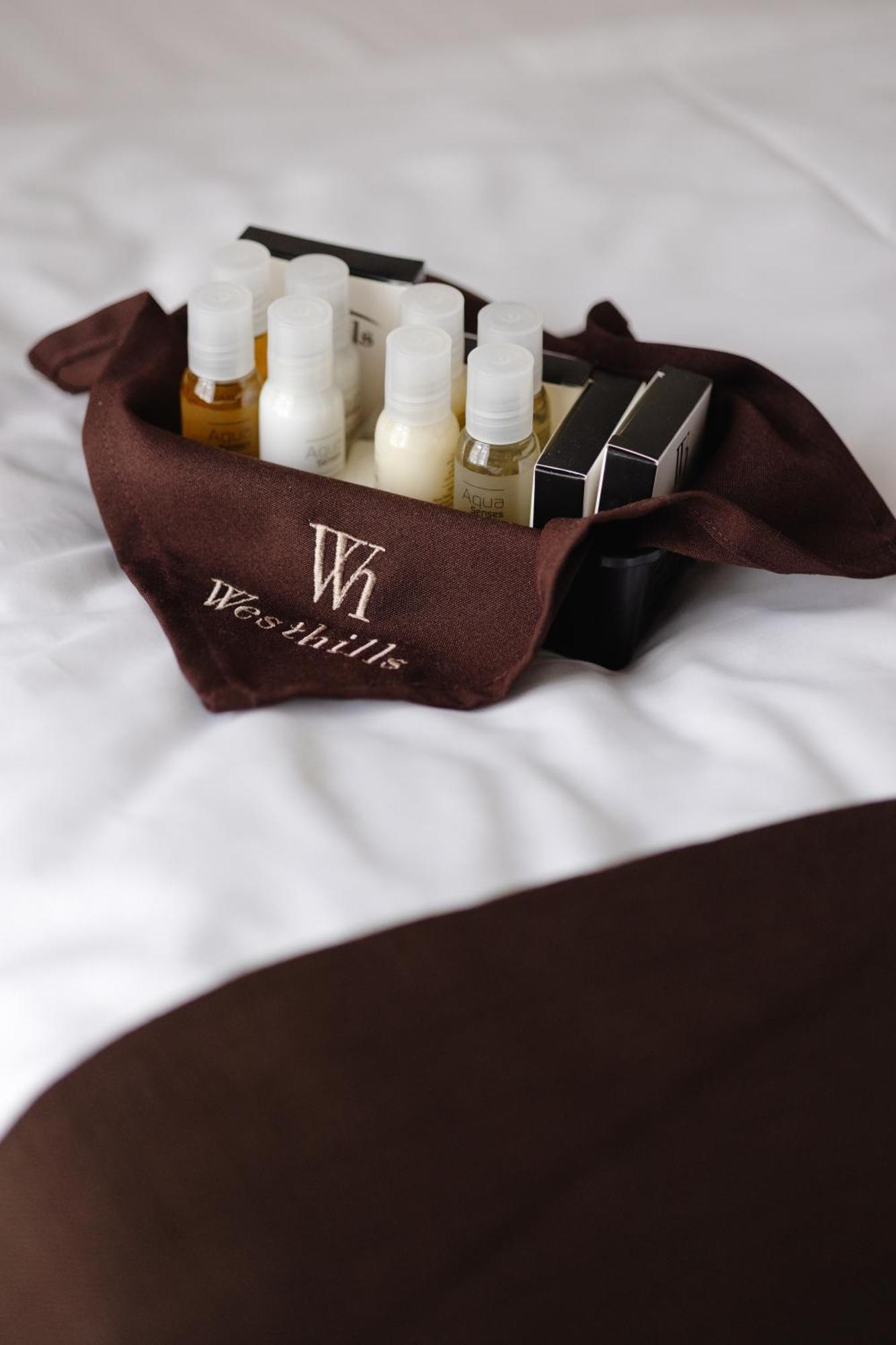 Westhills Cottage Town & Spa Bukovel Esterno foto