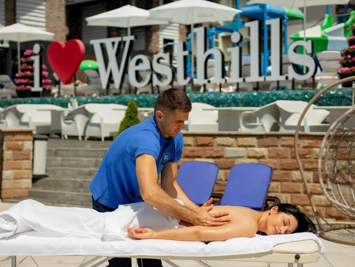 Westhills Cottage Town & Spa Bukovel Esterno foto