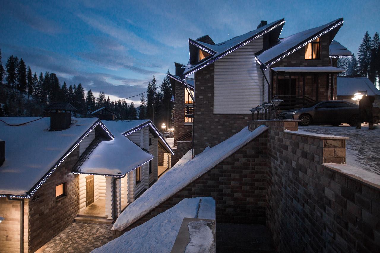 Westhills Cottage Town & Spa Bukovel Esterno foto