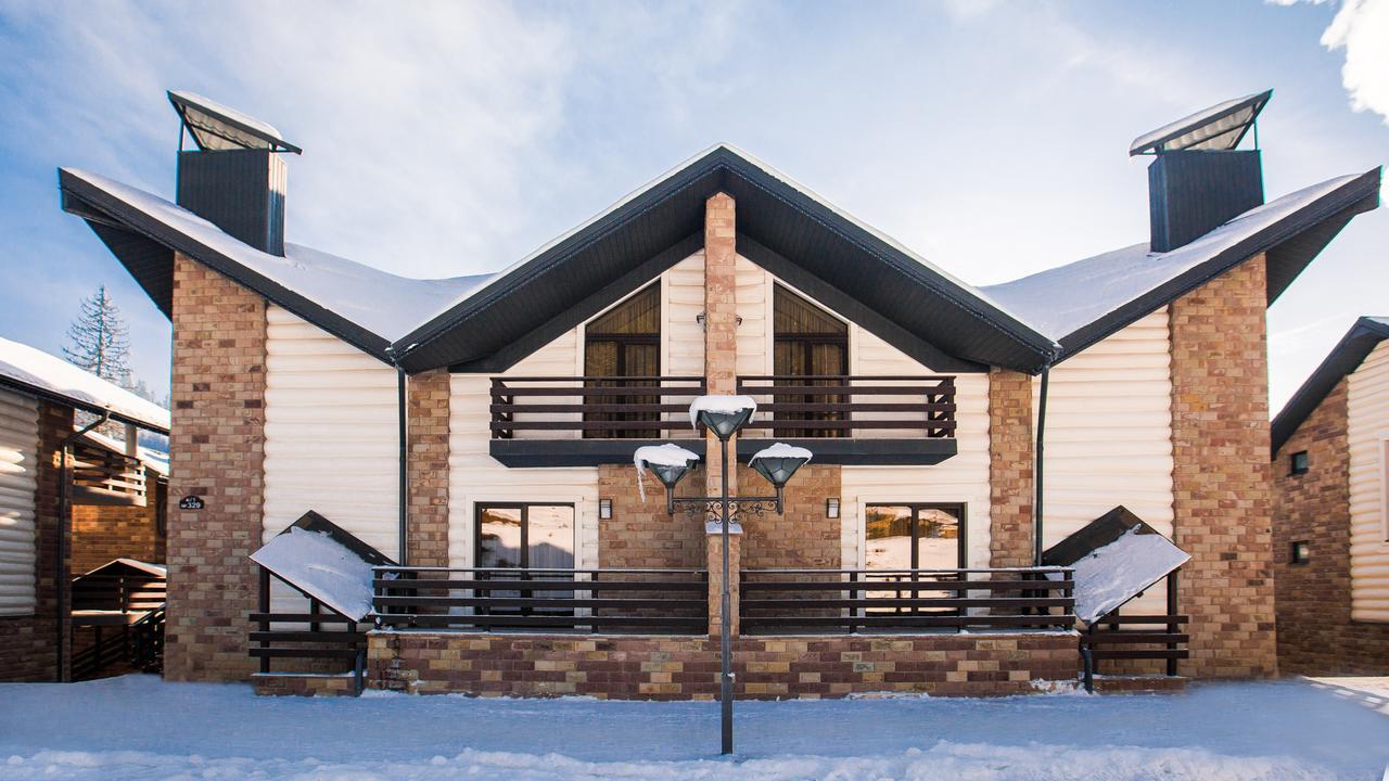 Westhills Cottage Town & Spa Bukovel Esterno foto