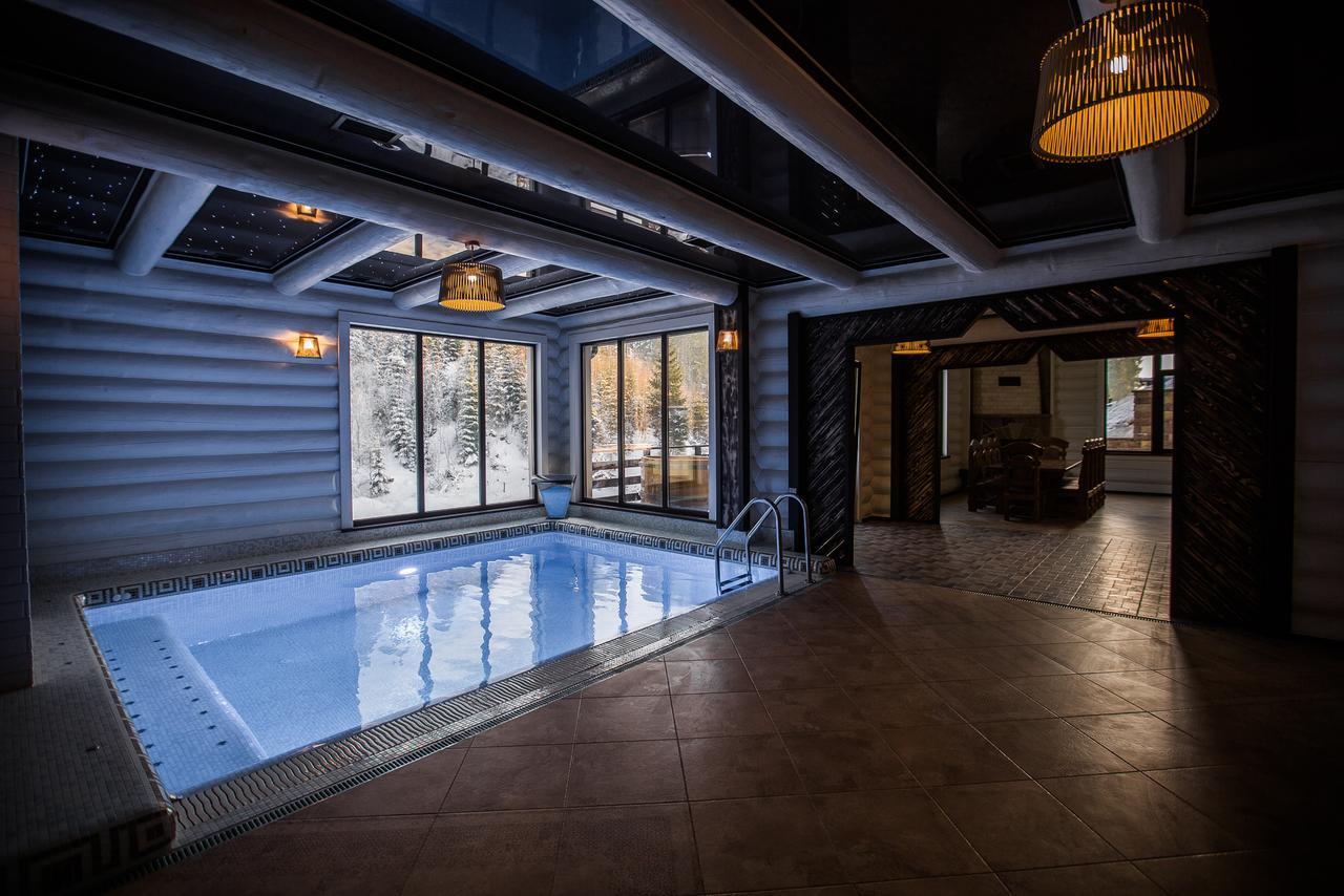 Westhills Cottage Town & Spa Bukovel Esterno foto