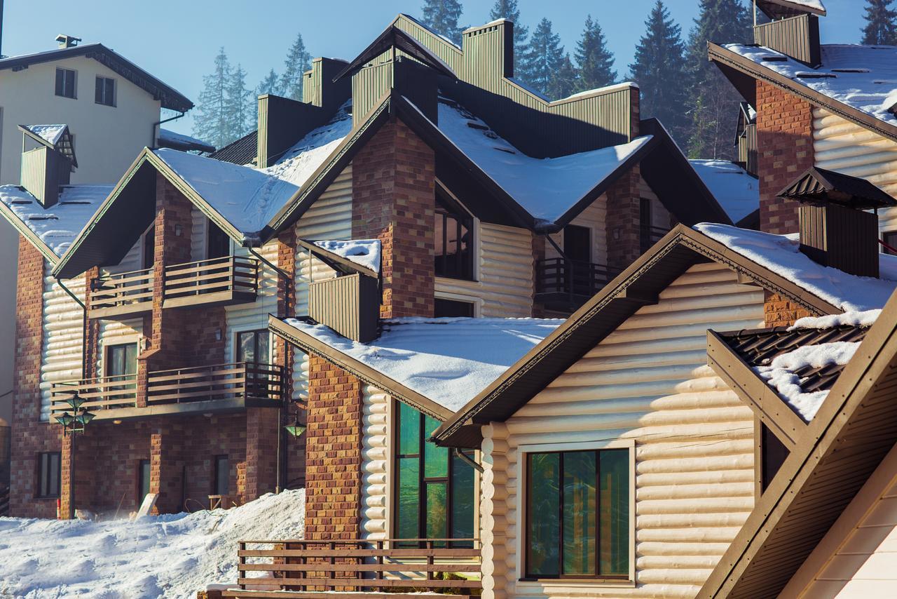 Westhills Cottage Town & Spa Bukovel Esterno foto