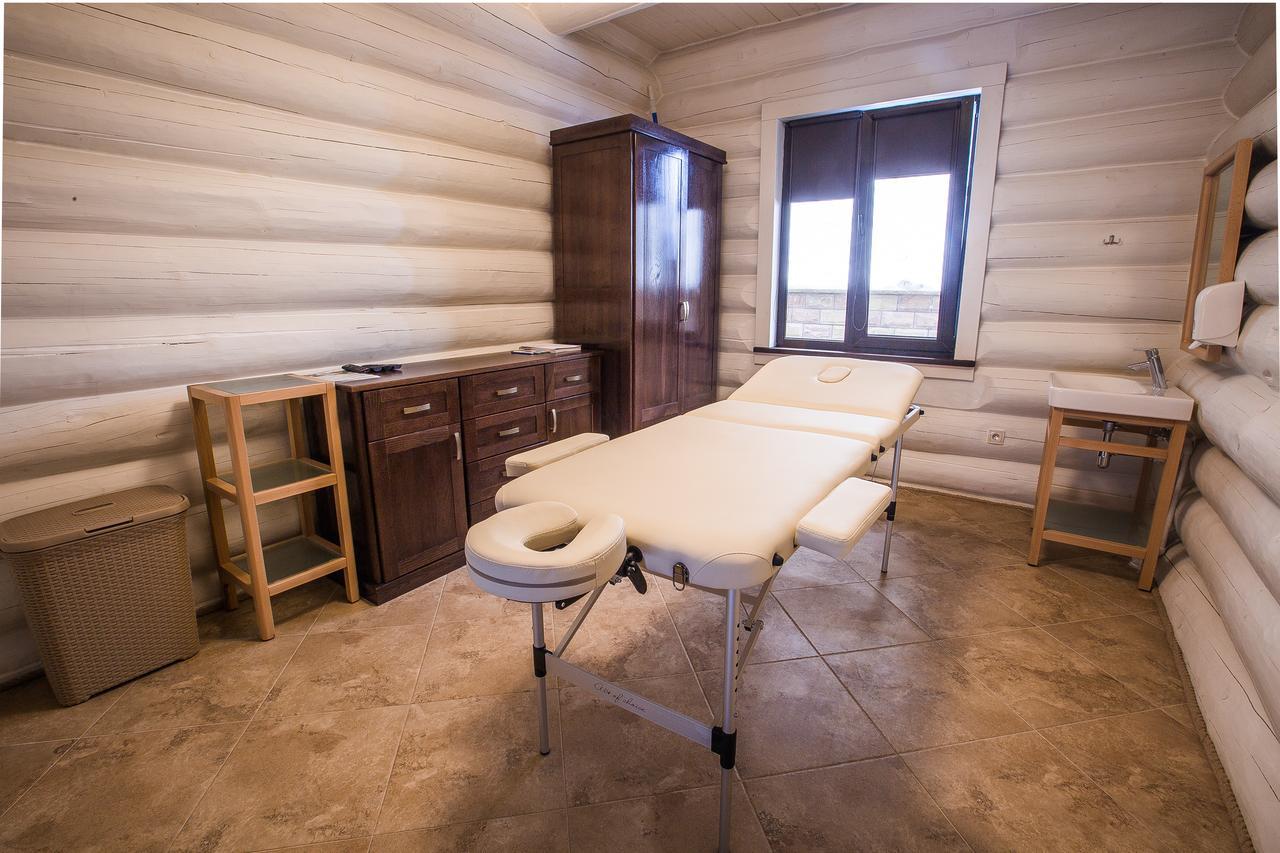 Westhills Cottage Town & Spa Bukovel Esterno foto