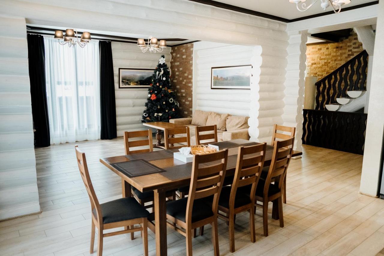 Westhills Cottage Town & Spa Bukovel Esterno foto