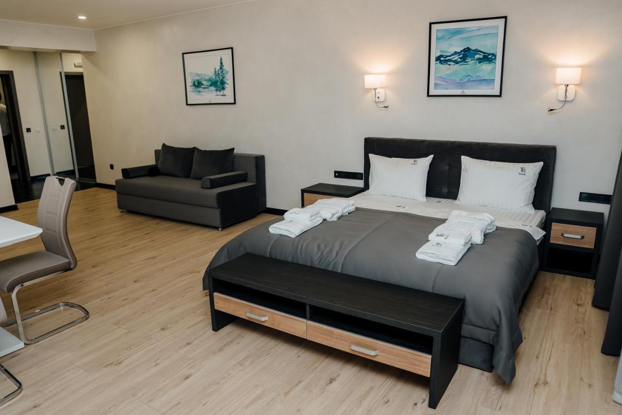 Westhills Cottage Town & Spa Bukovel Esterno foto